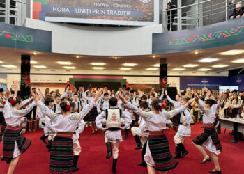 Șezătoarea „La gura sobei” şi dansul popular „Hora” de la Ungheni apreciate la nivel național