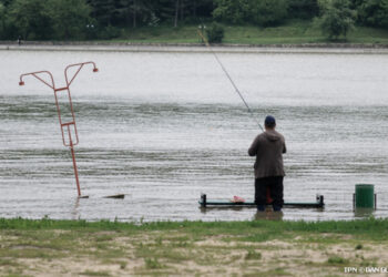 La pescuit – doar în echipament special și pe malurile cu stații de salvare