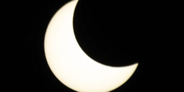Eclipsă parțială de Soare. Va fi vizibilă sâmbătă și în Republica Moldova
