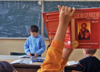 Majoritatea moldovenilor se opun predării obligatorii a religiei în școli