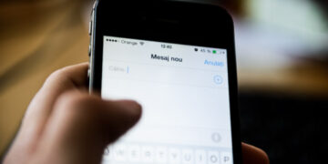 Cetățenii primesc SMS-uri actualizate despre plățile sociale