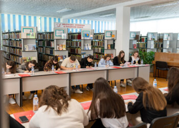 Când urci, nu uita cine ți-a întins mâna