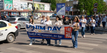 Marș de solidaritate la Ungheni de „Denim Day”