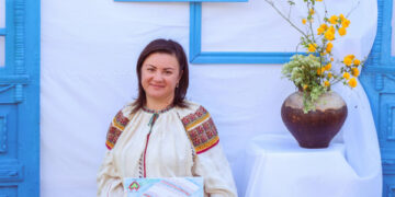 Ana Colibă: „O cămașă cusută manual cuprinde o mândrie, o emoție, o măiestrie”