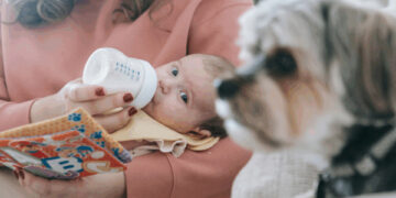 Tot mai puțini copii din Moldova sunt hrăniți corect în primii doi ani de viață