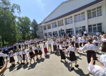 Festivalul „Mugurașii tineri” a adunat la Pîrlița  formații din întreg raionul Ungheni