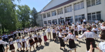 Festivalul „Mugurașii tineri” a adunat la Pîrlița  formații din întreg raionul Ungheni