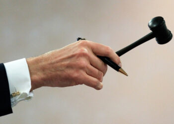 Statul scoate la vânzare 28 de bunuri