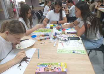 Tineri din două țări au învățat cum să protejeze  planeta, prin joc, creație și implicare