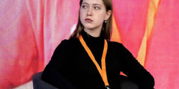 Dezmințirea a 8 mituri despre feminism cu Laura Vition