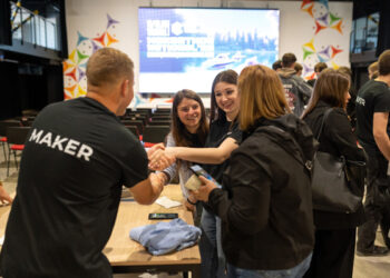 Tinerii din Ungheni și alte trei orașe pot deveni „makeri”: cursuri gratuite de robotică, drone și imprimare 3D