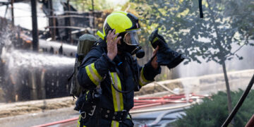 Au fost decorați pompierii moldoveni care participat la stingerea incendiilor în Grecia