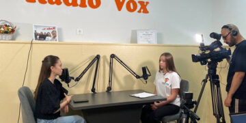 Elevii unui liceu din Ungheni și-au lansat  propriul studio de radio școlar