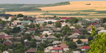 Ministrul energiei: 65% din locuințele din Moldova sunt încălzite cu lemne și cărbune