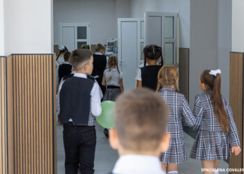 Ajutorul financiar de 1 000 de lei pentru elevi este disponibil de astăzi