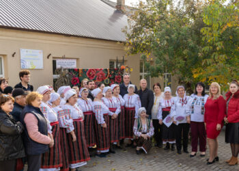 „Sărbătoarea crizantemei – floarea înțelepciunii”-  implicarea, solidaritatea și dragostea pentru frumos nu au vârstă