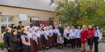 „Sărbătoarea crizantemei – floarea înțelepciunii”-  implicarea, solidaritatea și dragostea pentru frumos nu au vârstă