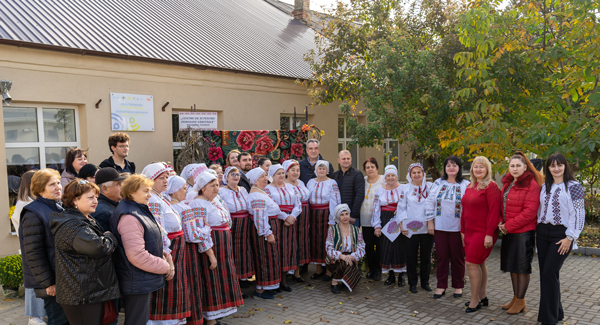 „Sărbătoarea crizantemei – floarea înțelepciunii”-  implicarea, solidaritatea și dragostea pentru frumos nu au vârstă