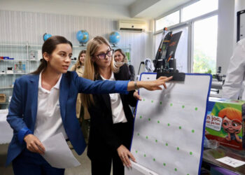 Copiii cu cerințe speciale din 95 de școli vor primi echipamente de 17 milioane de lei