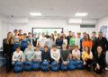 Elevii de la LT „Mihai Eminescu”  primesc echipamente sportive și învață siguranța online prin proiectul „Fotbal în școli”
