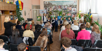 Eminescu – lumânarea timpului din noi