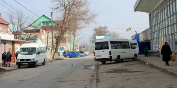 Locuitorii satului Cornești cer reintroducerea rutei spre Ungheni: