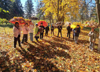 „Umbrela Toamnei” – o explozie de culoare și imaginație la Gimnaziul „Andrei Chivriga” din Valea Mare