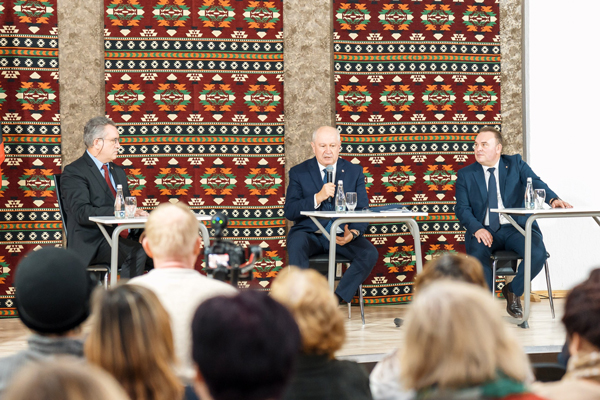 Întâlnirea premierului cu unghenenii