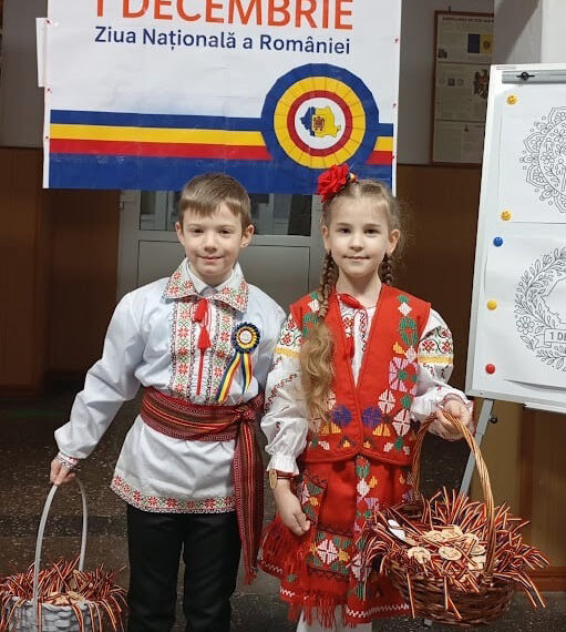 Ziua Națională a României,  sărbătorită cu emoție la Filiala de Carte  Românească „George Barițiu” Brașov-Ungheni