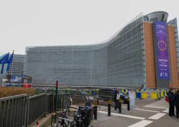 UE va taxa coletele de până la 150 de euro importate din afara uniunii