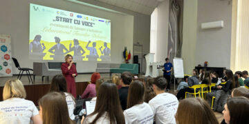 Tinerii ungheneni dezbat: activitatea Clubului de Dezbateri „IDEA”