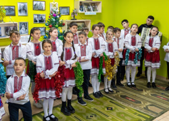 Biblioteca „Dumitru Constantin Moruzi” din Dănuțeni:  colinde, urături și bucuria sărbătorilor de iarnă