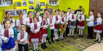 Biblioteca „Dumitru Constantin Moruzi” din Dănuțeni:  colinde, urături și bucuria sărbătorilor de iarnă