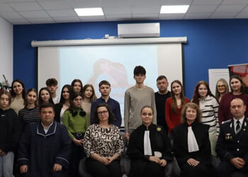 Tinerii din Ungheni, în dialog cu polițiști, procurori, judecători,  avocați și psihologi despre prevenirea violenței