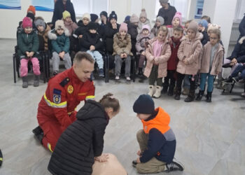 Ușile salvatorilor ungheneni s-au deschis  pentru sute de elevi și zeci de profesori