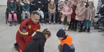 Ușile salvatorilor ungheneni s-au deschis  pentru sute de elevi și zeci de profesori