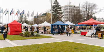 Târgul de Crăciun a adus spiritul sărbătorilor în inima Ungheniului
