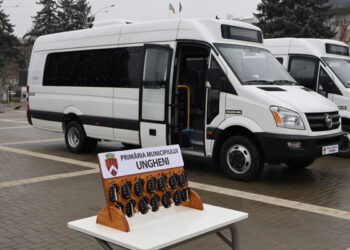 Aer condiționat, podea joasă și acces pentru persoanele cu dizabilități