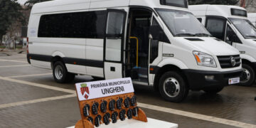 Aer condiționat, podea joasă și acces pentru persoanele cu dizabilități