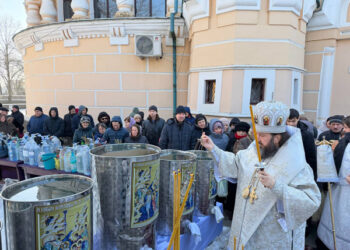 Boboteaza, prăznuită de creștinii de rit vechi prin rugăciune și sfințirea apei