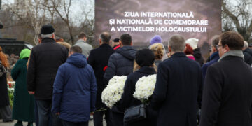 Lecția Holocaustului este de a conștientiza valoarea vieții umane, istoric